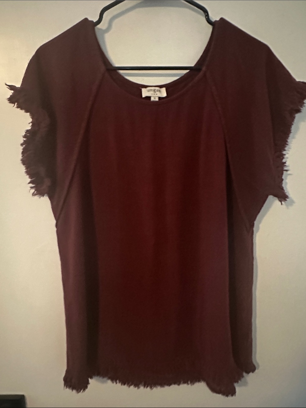 Women's Umgee Small Maroon Short Sleeve Fringe Tee